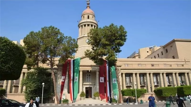 عميد طب قصر العيني: نحرص على توفير كافة سبل الدعم للطلاب