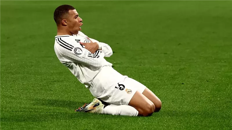 مبابي يقود هجوم ريال مدريد أمام روما