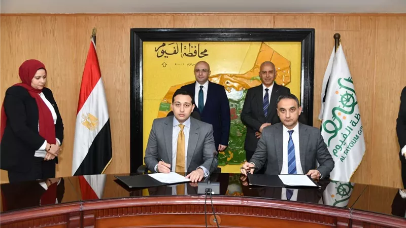 محافظ الفيوم ورئيس الجامعة يوقعان بروتوكول الدراجات التشاركية بقرية تونس