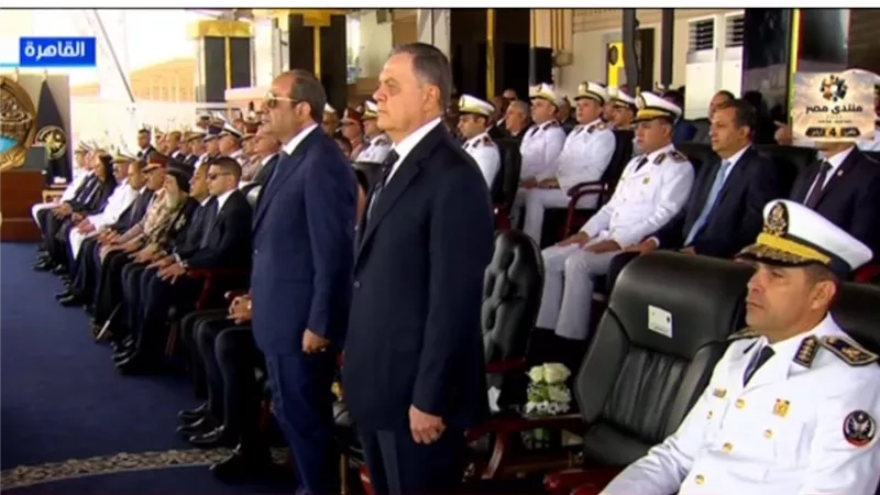 الرئيس السيسي لسيدات مصر:  بلدنا أمانة في رقابكن 