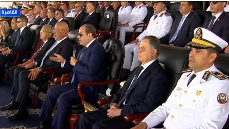 الرئيس السيسي:  هناك محاولات لتشويه دور القوات المسلحة والشرطة.. وأمن مصر القومي يرتكز بشكل رئيسي على جهودهما