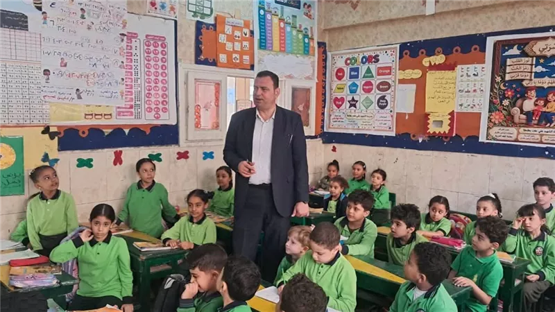 وكيل تعليم الغربية يتابع انتظام الدراسة والأمن المدرسي بشرق طنطا