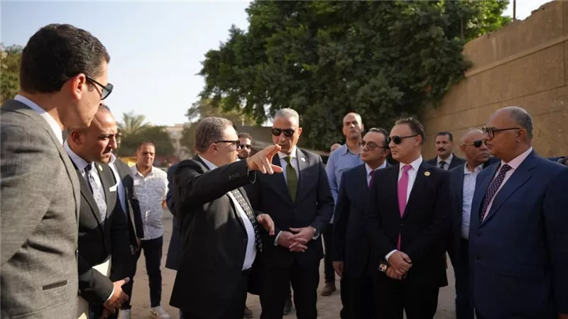 بقيمة 600 مليون جنيه.. النيابة العامة تخلي ساحة مركبات أمام جامعة القاهرة وتسليمها للدولة