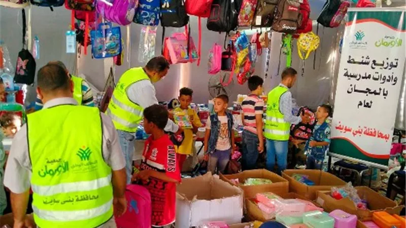 توزيع 5 الاف حقيبة  مدرسية على الطلاب غير القادرين ببني سويف 