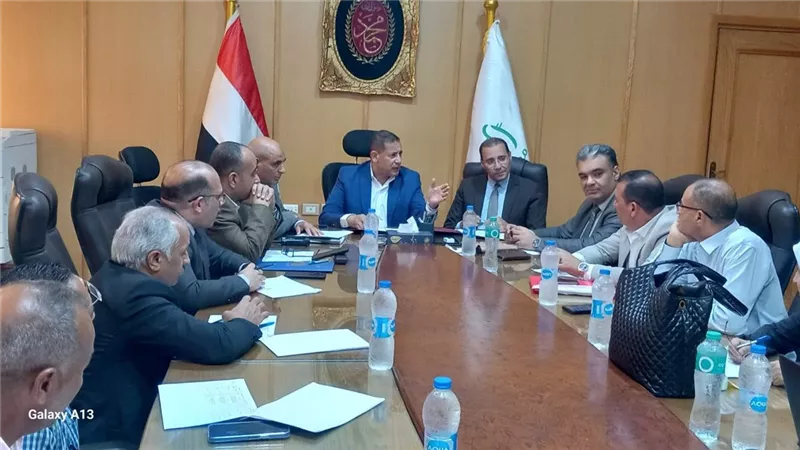 الشيمى .. يترأس اجتماع لجنة البت في طلبات تقنين أراضي الدولة بمراكز الفيوم