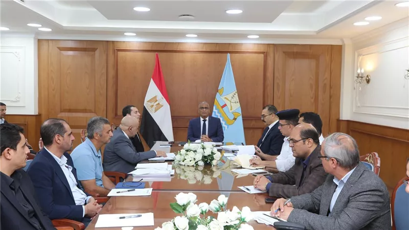 مكى يبحث تطوير منظومة النقل والسيرفيس الداخلي  بمراكز كفرالشيخ 