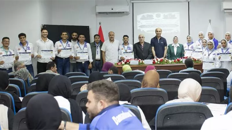 تكريم  أبطال جامعة دمنهور الحائزين على 15 مركزا