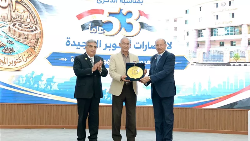 الربان عمر عز الدين يستعرض بطولات الضفادع البشرية وإيلات