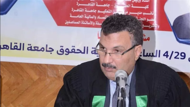 د. سيد طه بدوي رئيس قسم الاقتصاد بجامعة القاهرة