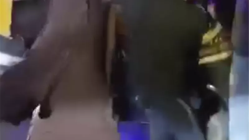 خلاف على الأجرة ينتهي بالاعتداء على سيدة داخل توك توك بالإسكندرية