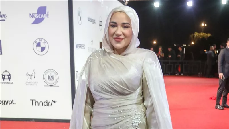 أسما شريف منير:الحجاب ليس عائقًا ولمست تقدير واحترام لتقبل الآخر بمهرجان الجونة 