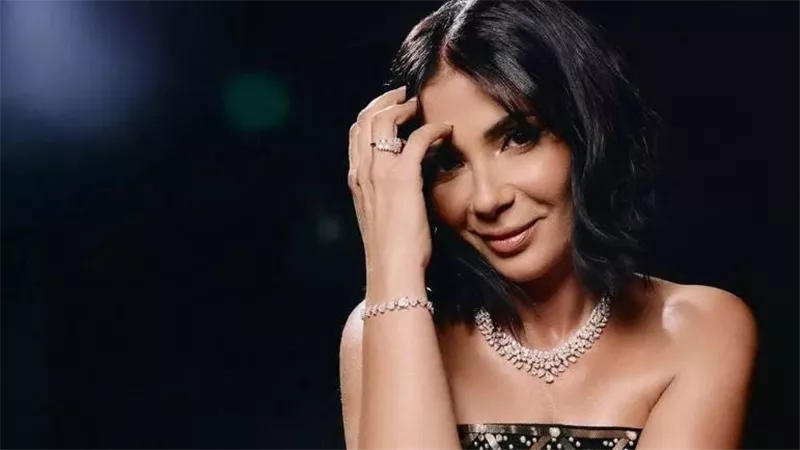 منى زكي 
