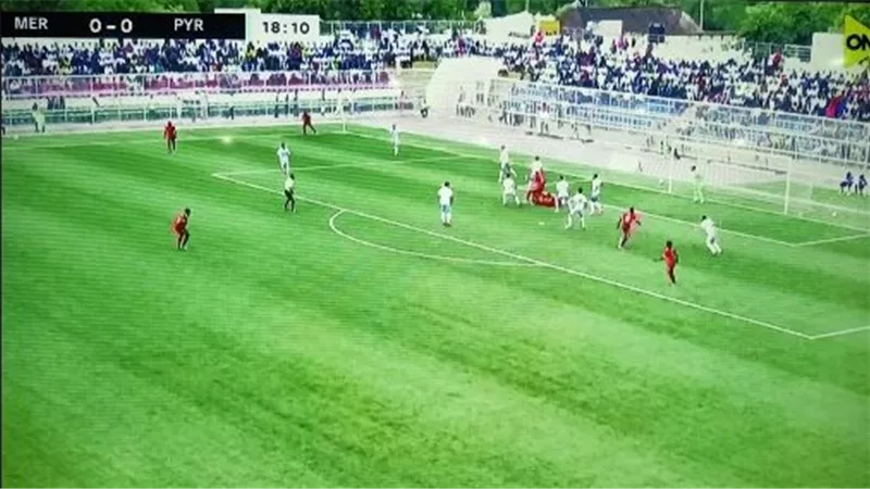 بعد مررو 20 دقيقة التعادل السلبي قائما بين بيراميدز و المريخ بنتيو