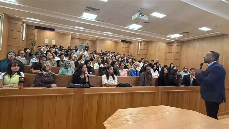 ورشة عمل حول الاستثمار في البورصة المصرية بجامعة القاهرة الأهلية