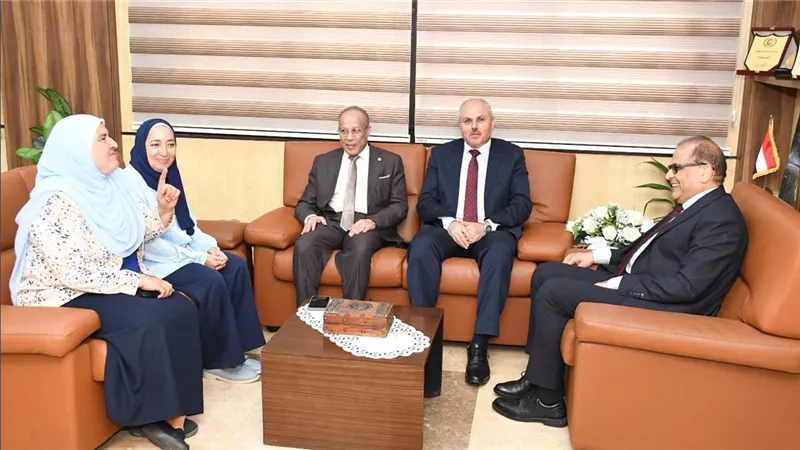 جامعة القناة تهنئ عادل حسن برئاسة جامعة الإسماعيلية الأهلية