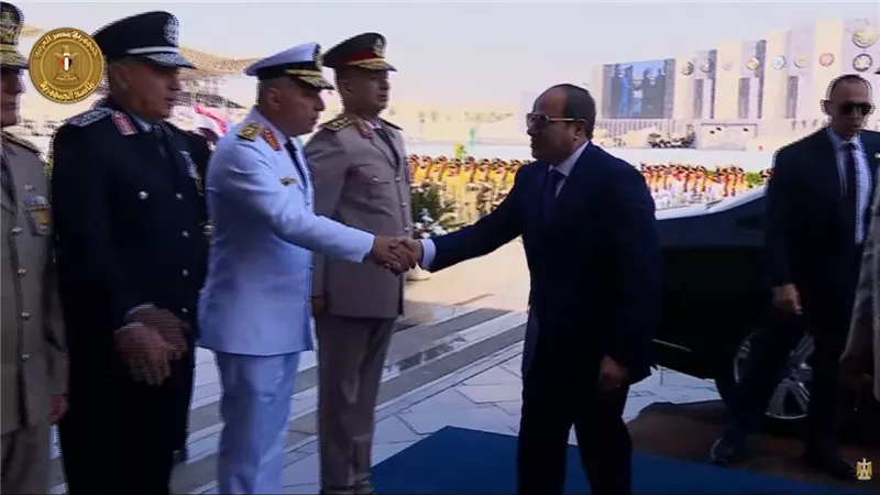 الرئيس السيسى يصل الأكاديمية العسكرية ليشهد حفل تخرج دفعات جديدة