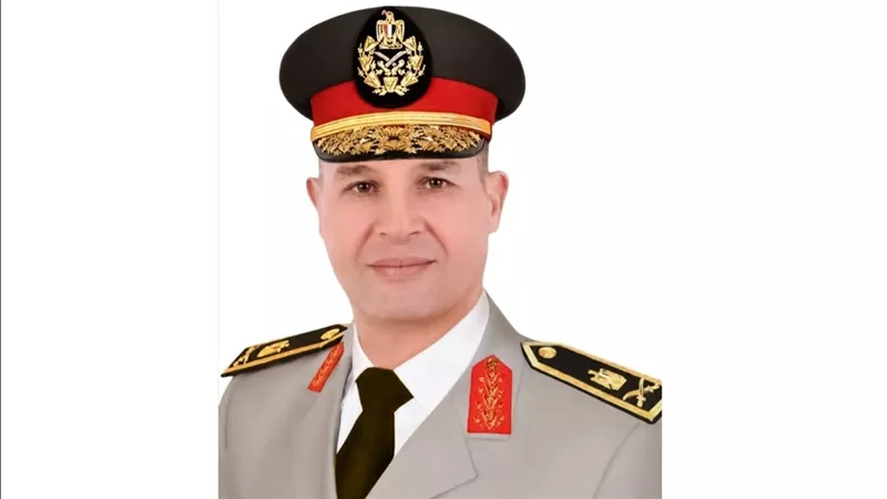  اللواء الحسين مصطفى عبد الحميد شرف