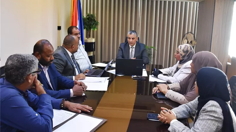 محافظ أسوان : تعزيز فرص الإستثمار وتشجيع إقامة المشروعات الإنتاجية
