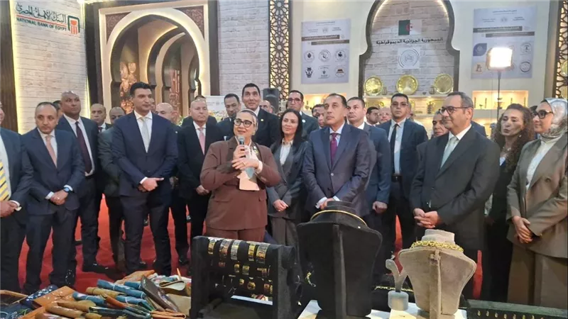 رئيسة القومي للمرأة تشهد افتتاح الدورة الثامنة من معرض «تراثنا» للحرف اليدوية والتراثية