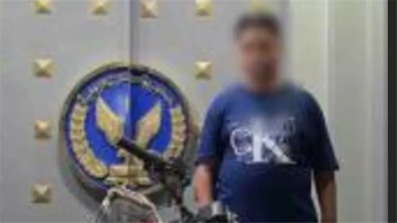 ضبط طالب بالفيوم لربطه كلبًا بدراجة نارية وسحله في الشارع