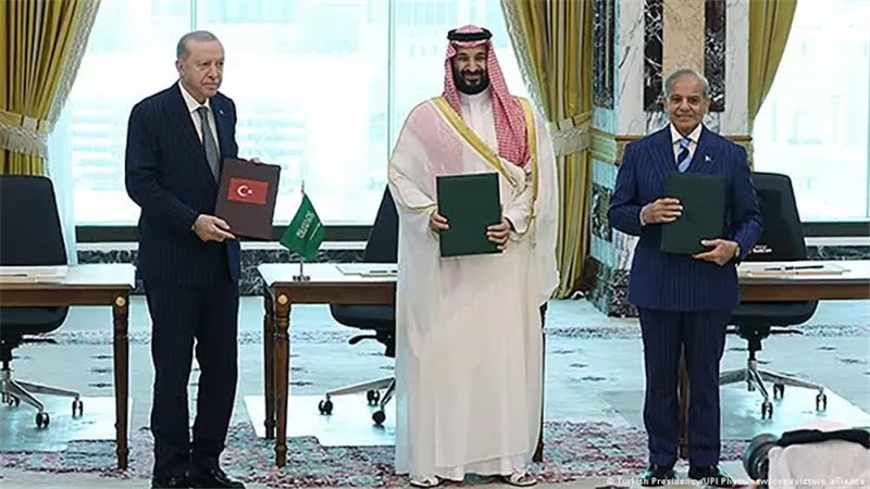 تركيا: نقف بجانب السعودية والحكومة الشرعية باليمن