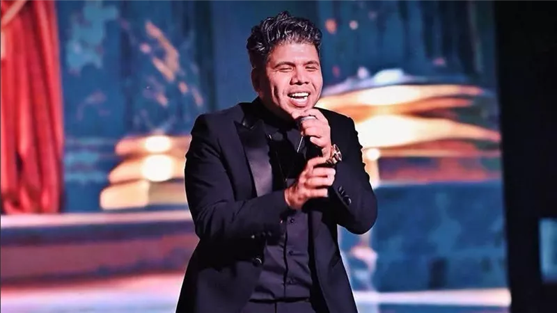 عمر كمال يطرح أحدث أعماله الغنائية.. فيديو 