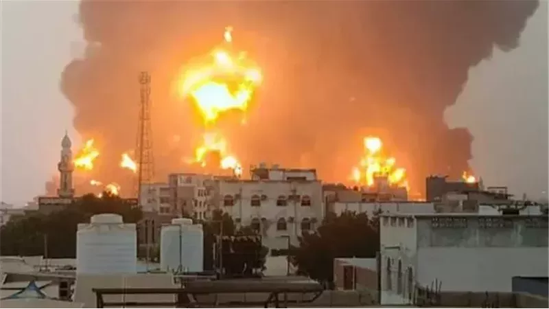 غارات جوية تستهدف مخازن أسلحة للحوثيين في الخوخة 