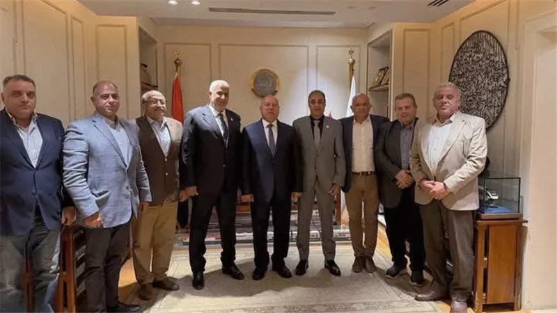 وزير النقل يتابع تنفيذ خط سكة حديد الفردان–طابا 
