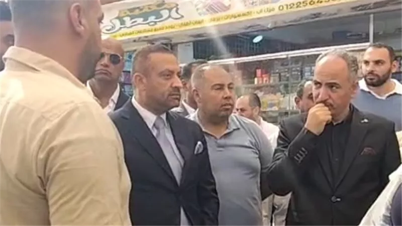 قيادات مجلس أمناء مدينة بدر فى جولة ميدانية بالسوق النموذجى