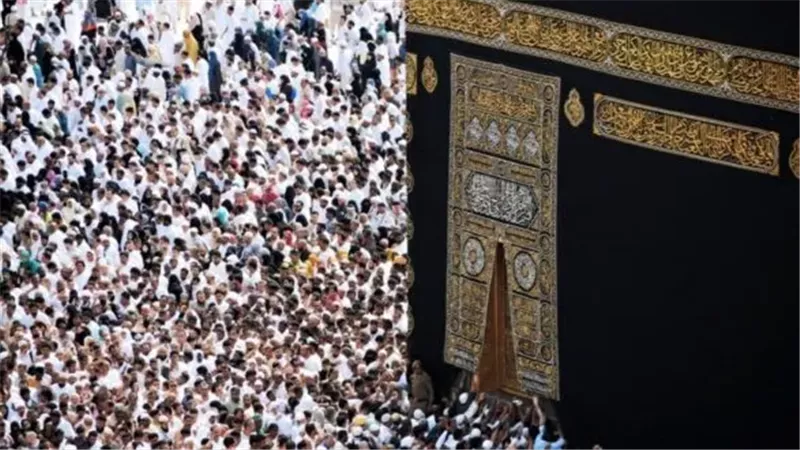 «تنفي الفقر والذنوب»..دليل مناسك العمرة وأحكام الطهارة