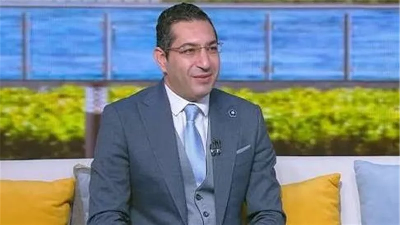 د.هيثم عمران أستاذ العلوم السياسية بجامعة السويس