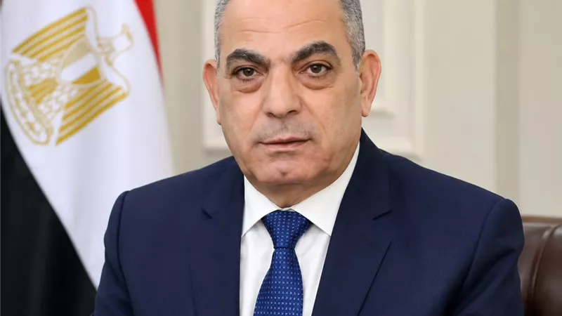 محافظ الإسماعيلية: 24 ساعة لإعادة حديقة الشيخ زايد إلى طبيعتها