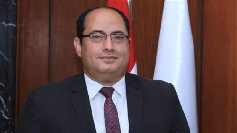 النقل : انتظام حركة السكة الحديد والمترو و الموانئ والطرق