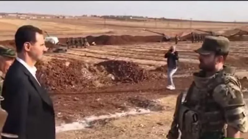 بالفيديو.. الأسد يشرف على رمايات مدفعية في إدلب
