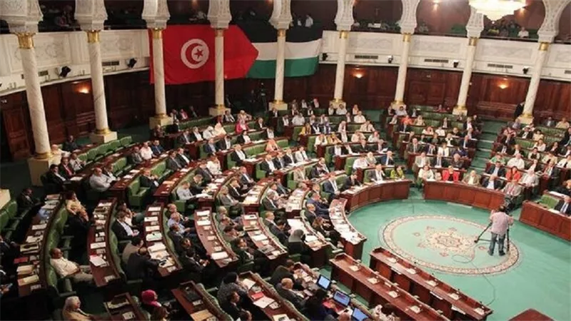 تأسيس كتلة برلمانية جديدة تضم 15 نائبا تونسيا