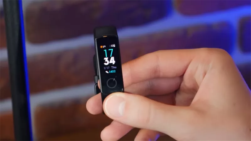 بالفيديو .. تعرف على سوار Honor band 4 الذكي من هواوي