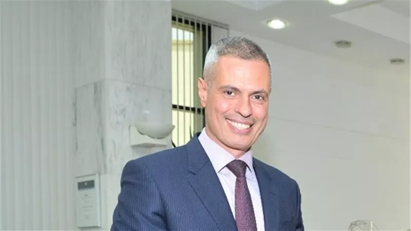 رئيس مصر للطيران للعاملين: بذلتم أداء مشرفا في تسيير الرحلات رغم الظروف الصعبة