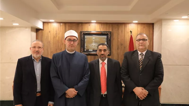 أمين 