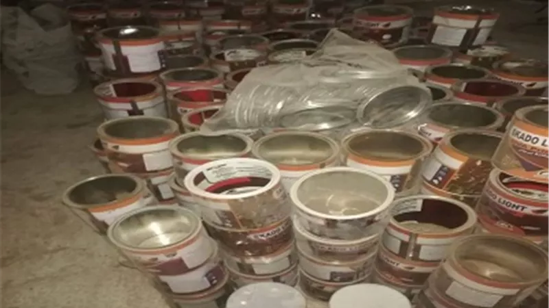 ضبط مصنع وبداخلة اطنان من البويات الفاسدة بمدينة بدر