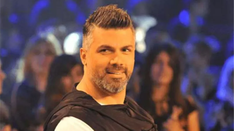 فارس كرم يتضامن مع مظاهرات لبنان و يلغي حفله بالمغرب