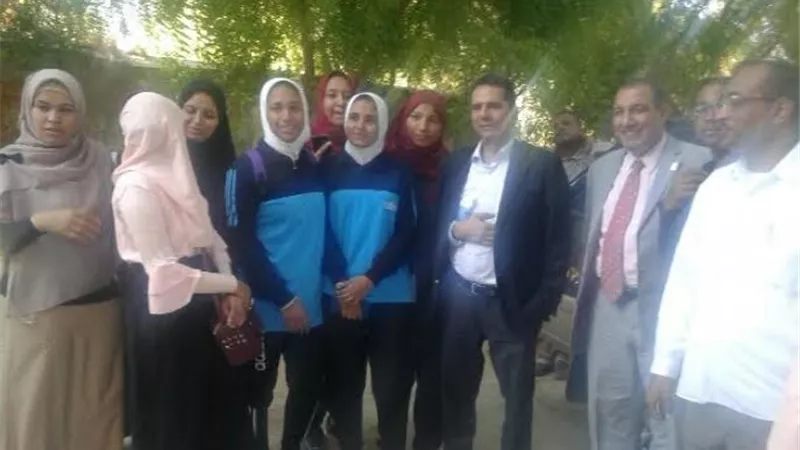تكريم فريق الجواله بجامعة جنوب الموادى لعمل معسكر خدمه