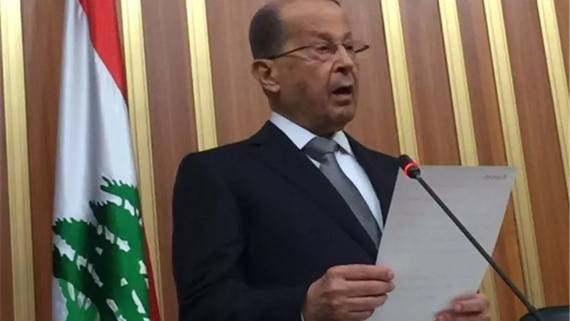 الرئيس اللبناني يدعو للقاء ممثلين عن المتظاهرين للحوار