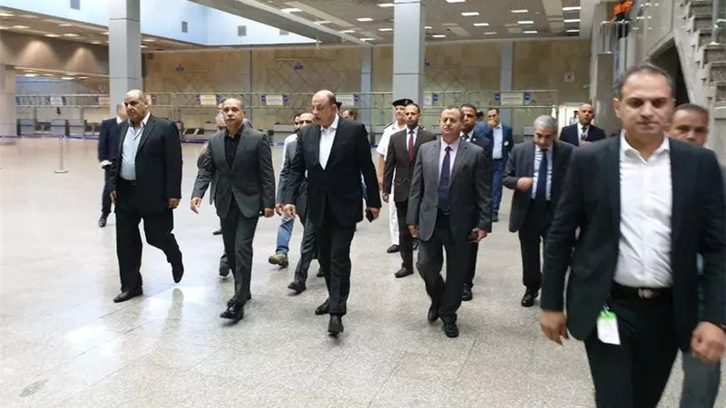 وزير الطيران المدنى يتفقد مطار شرم الشيخ الدولى