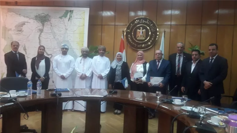 القوى العاملة: تعزيز التعاون مع عمان في مجال السلامة والصحة المهنية