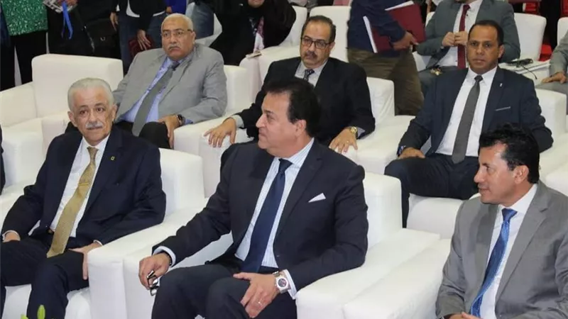 وزير التعليم العالي يعلن عن 100جائزة خلال افتتاح معرض القاهرة للابتكار