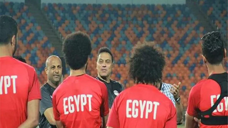 شارة قيادة المنتخب صداع فى رأس الجهاز الفنى