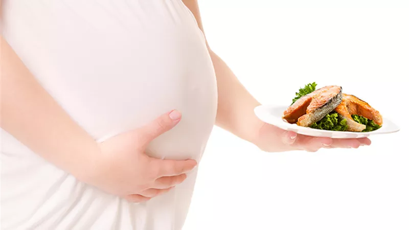 للنساء الحوامل تناولى المأكولات البحرية فهى تزيد من ذكاء طفلك