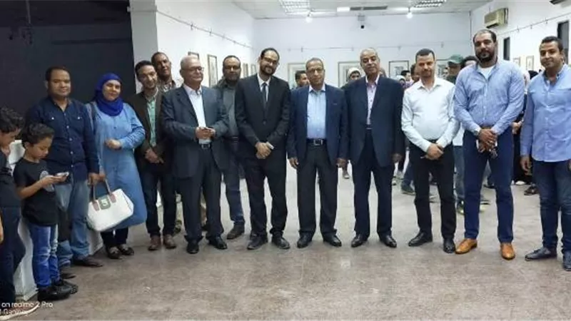 رئيس جامعة الأقصر يفتتح معرض تشكيلى بعنوان 