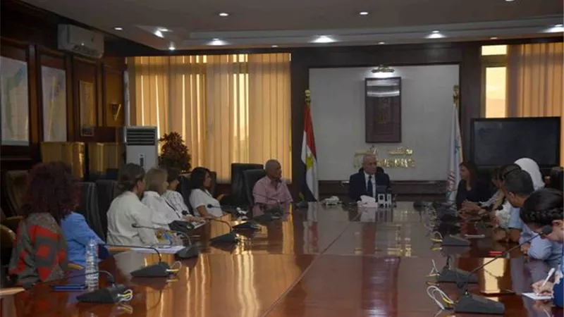 وفد هيرميس المالية يتفقد تطوير نجع الفوال بالأقصر ..صور