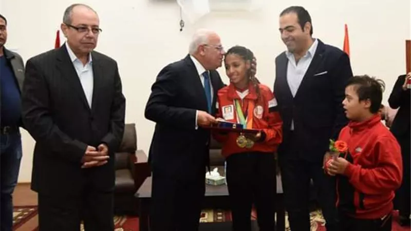 محافظ بورسعيد يكرم أبطال العالم في ألعاب القوى لذوي الهمم ..صور